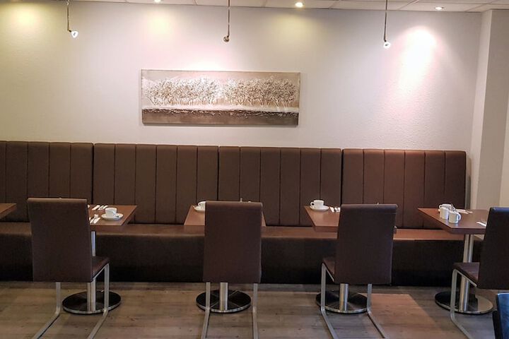Dining 33 of 37