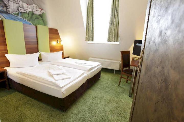 HOTEL WARSTEINER HOF