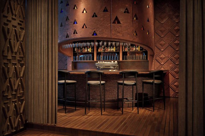 Lounge 19 of 19