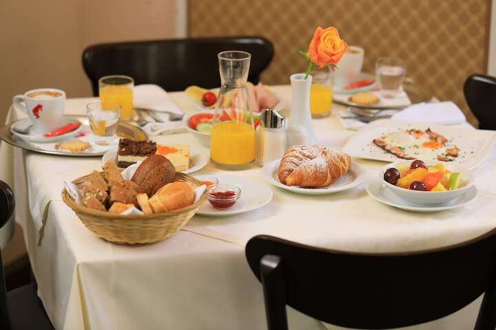 Breakfast buffet