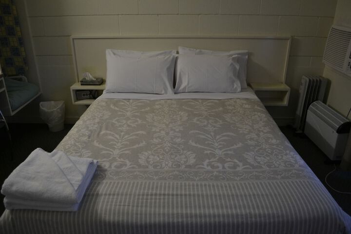Room 11 of 44