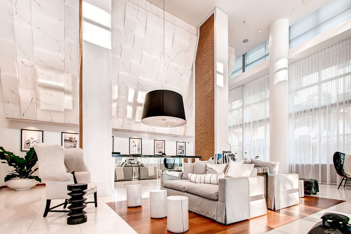 Entrance & Lobby