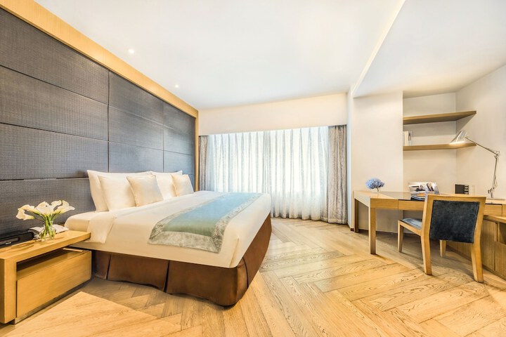 Room 26 of 95