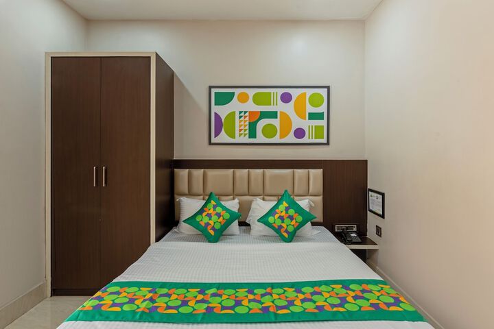 Room 9 of 31