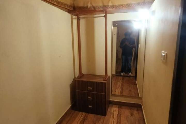 Room 12 of 33