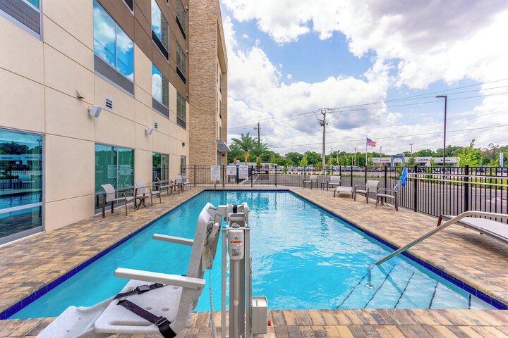 Pool 20 of 50