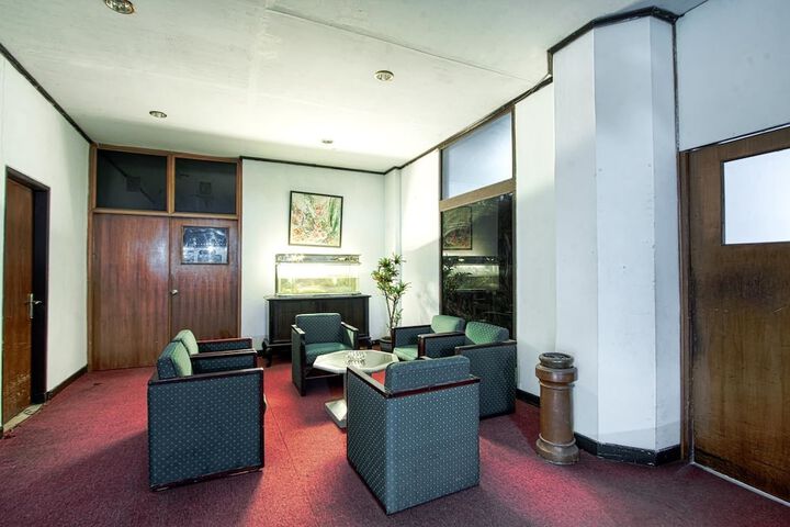 Room 9 of 20