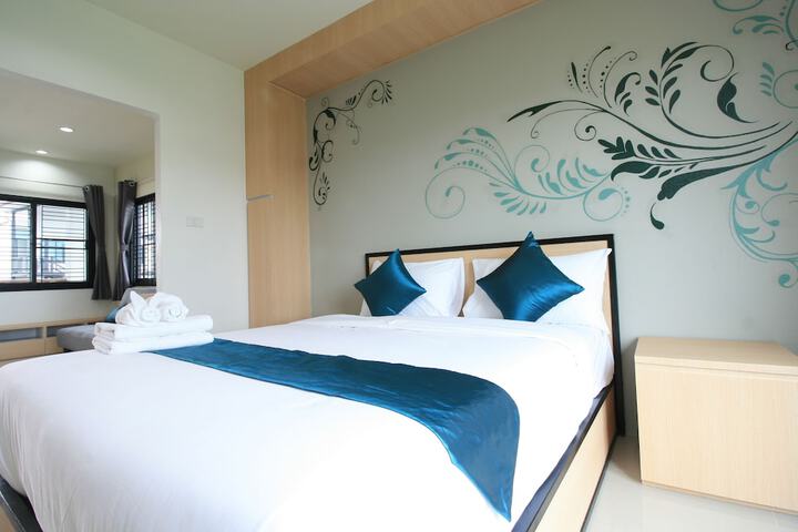 Room 10 of 36