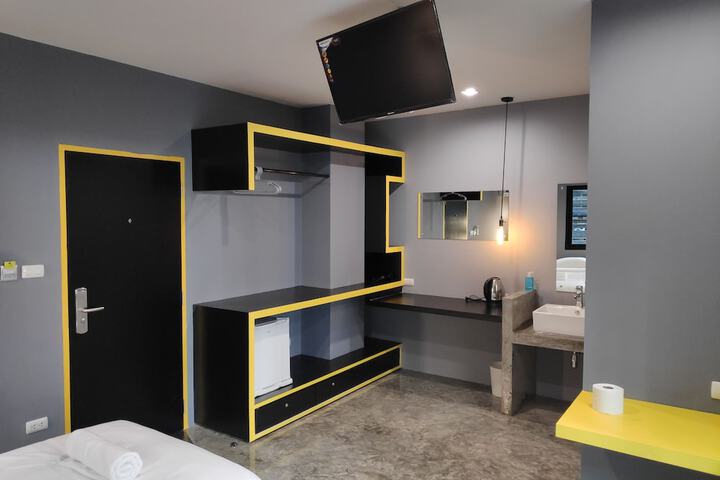 Room 10 of 36