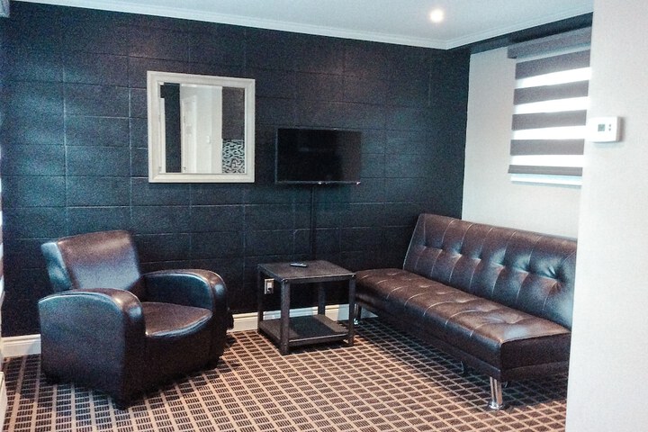 Room 4 of 29