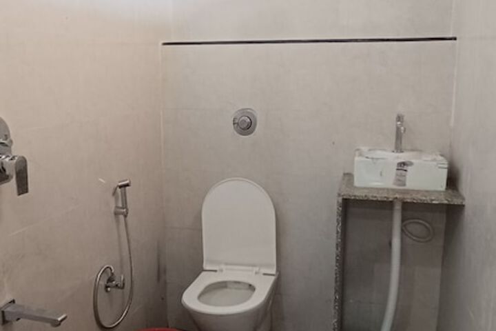 Room 11 of 12