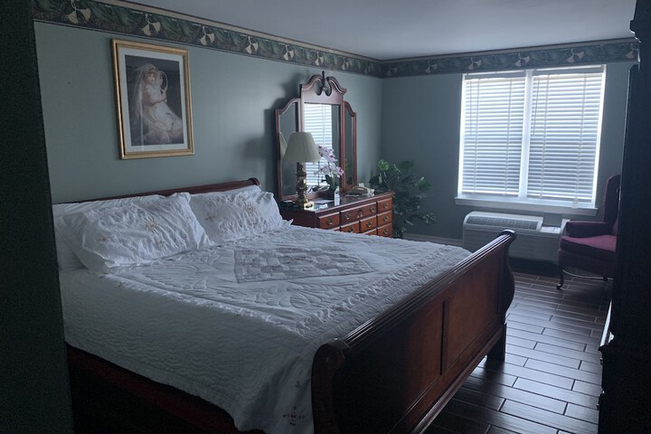 Room 11 of 42