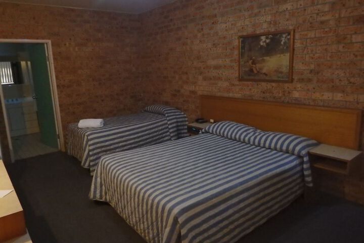 Room 21 of 43