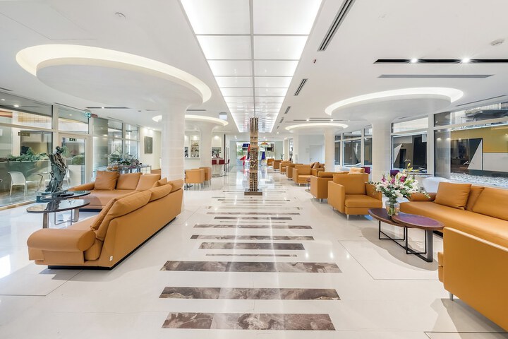 Guest Lobby