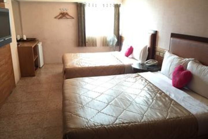 Room 18 of 27
