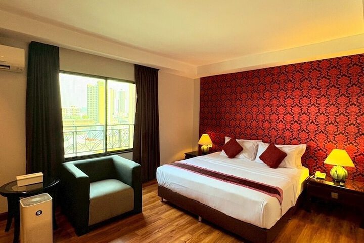 Room 14 of 26