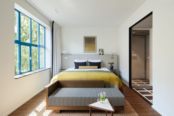 Room 10 of 40