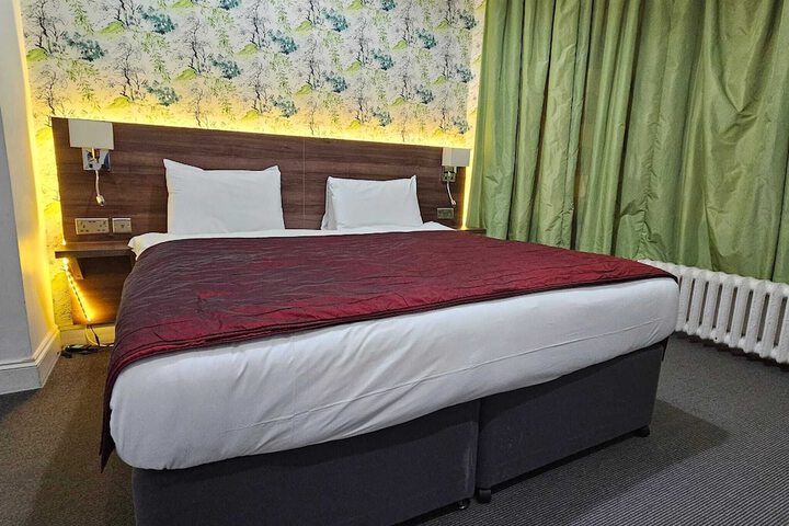 Room 8 of 37