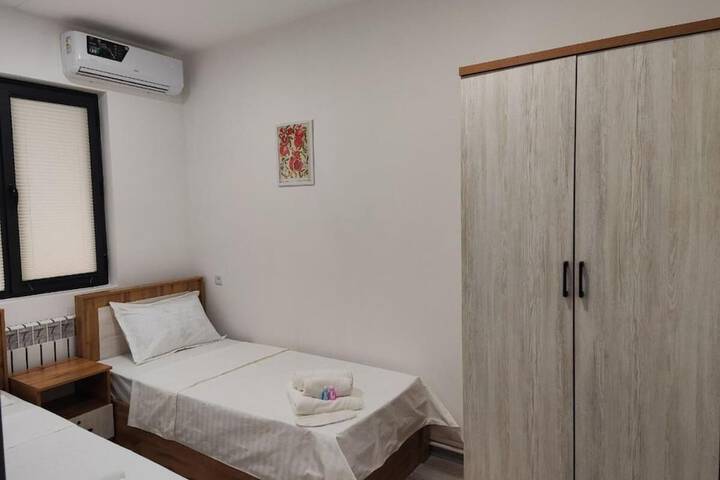 Room 12 of 23