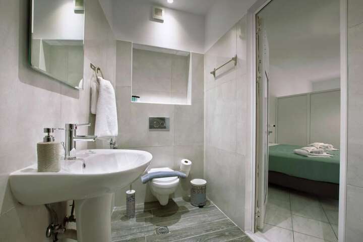 Room 42 of 54