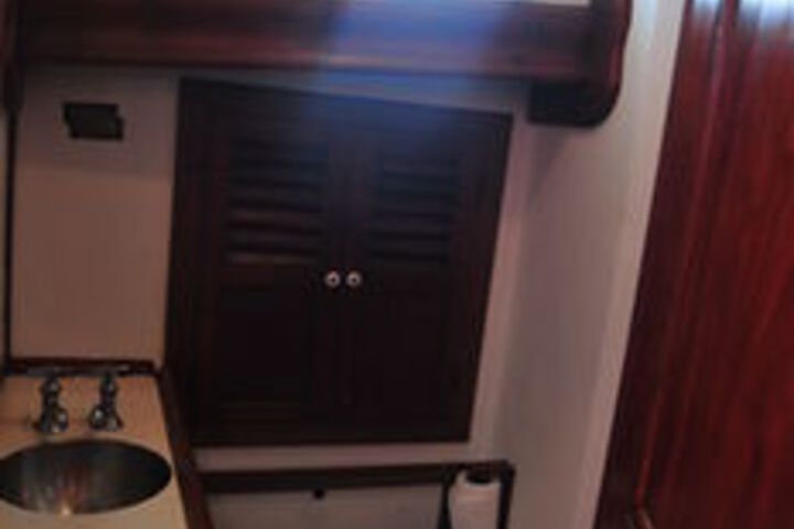 Room 8 of 38