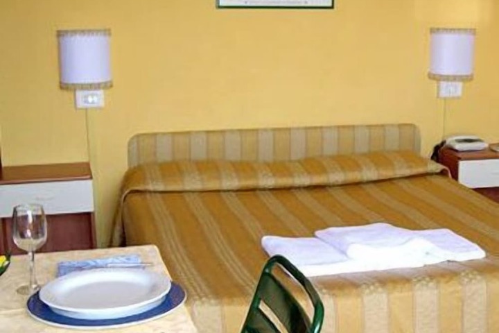 Room 4 of 31