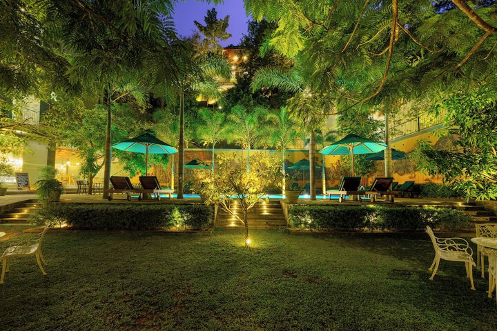 Hotel Exterior 71 of 76