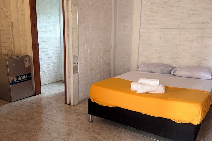 Room 7 of 18