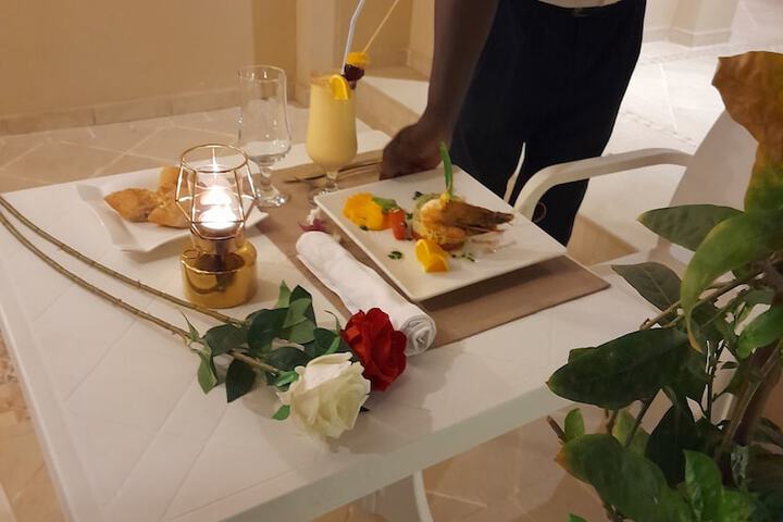 Dining 5 of 9