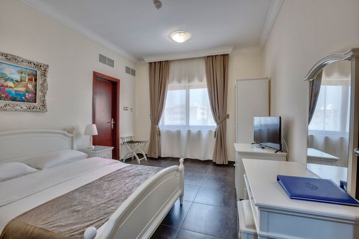 Room 5 of 15