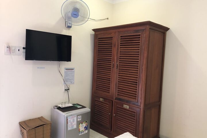 Room 17 of 25