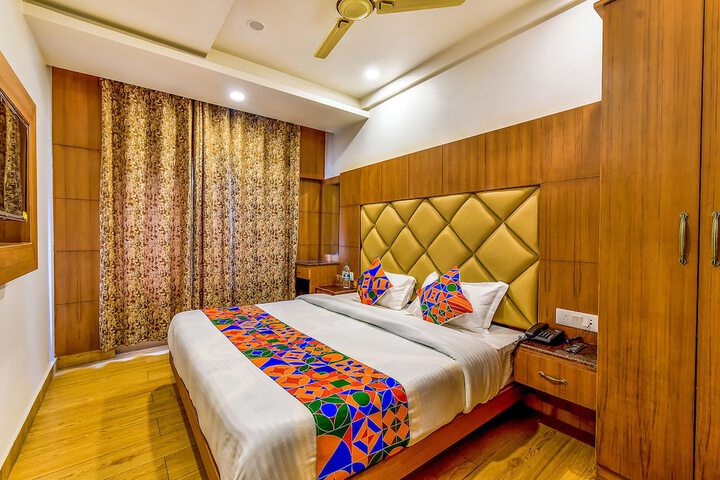Fabhotel Clock View - Near clock tower