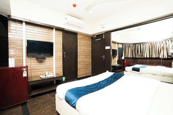 Room 9 of 27