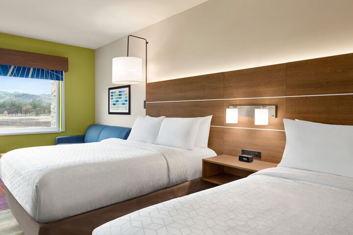 1 King Bed Suite (13 of 16)