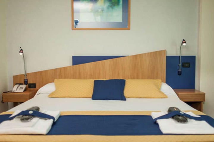 Room 7 of 35