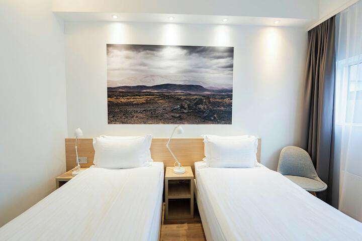 Room 9 of 31