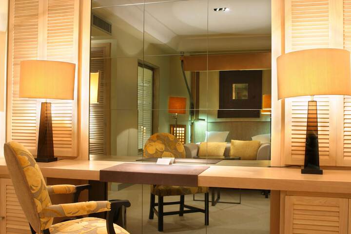 Room 4 of 39