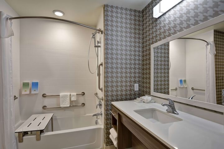 1 King Accessible Tub Studio Suite (9 of 20)
