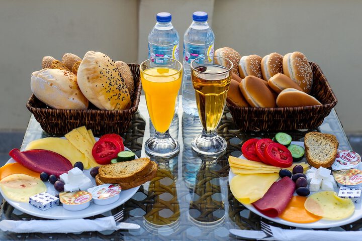 Breakfast/Coffee Service 85 of 89