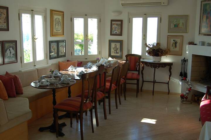 Breakfast/Coffee Service 13 of 26