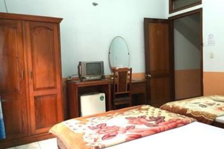 Room 3 of 14