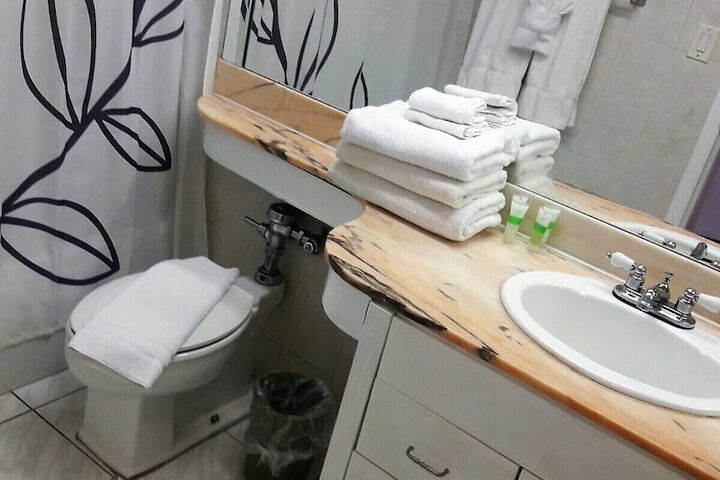 Room 5 of 5