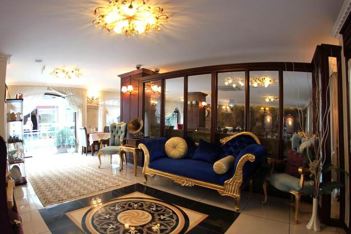 Guest Lobby