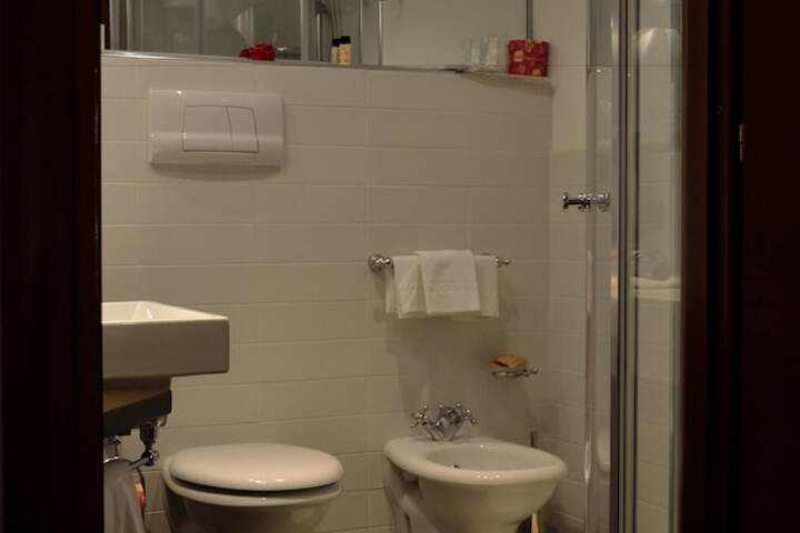 Room 17 of 31