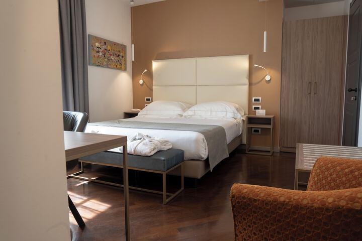 Room 44 of 101