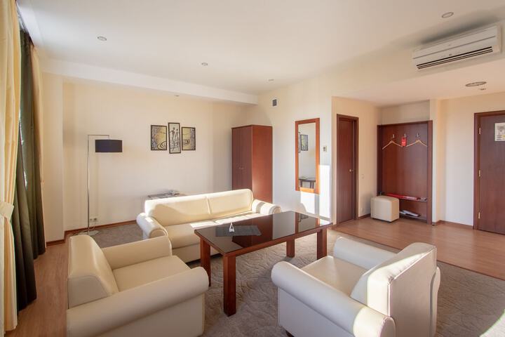 Room 29 of 103