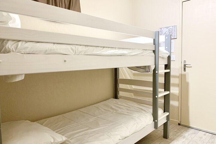 Room 9 of 75
