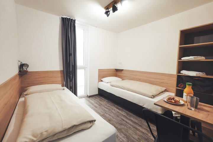Room 4 of 22