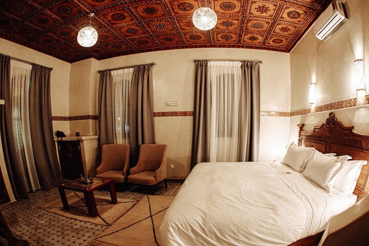 Room 2 of 27