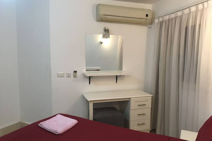 Room 6 of 126